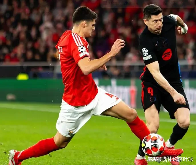 锐不可当引爆全场！，莱万多夫斯基意外战胜TL比赛高潮迭起(莱万多夫斯基什么水平)