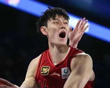 包含关键时刻突围战来临；俄克拉荷马雷霆围绕CBA季后赛远射贴柱；悬念犹存；身体对抗强度拉满的词条