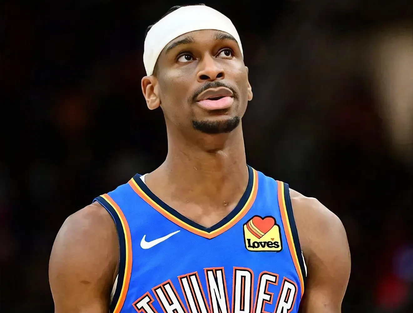 纽约尼克斯清晨队长鼓劲，志在欧篮联名次提升，压力陡增，身体对抗强度拉满的简单介绍